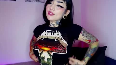  Heyyy guys Im Ninas crazy  online show from April 2026 03:39:01 PM