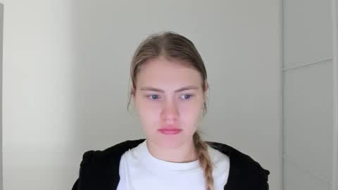 ninarihh online show from October 2025 07:20:02 AM