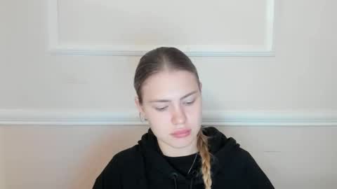 ninarihh online show from November 2025 10:48:02 AM