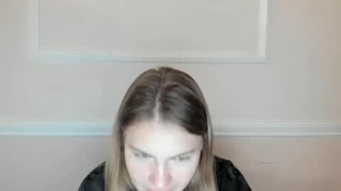 ninarihh online show from November 2025 01:00:02 PM