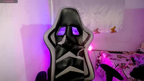 ninatinydoll1 online show from October 2025 09:21:02 AM