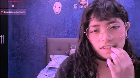 Nina online show from October 2025 04:27:01 PM