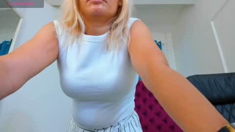 Snapshot of ninna_dee chatting on July 2026 04:14:02 AM nina dee online show from July 2026 04:14:02 AM
