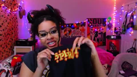 kiwi online show from October 2025 04:46:02 AM