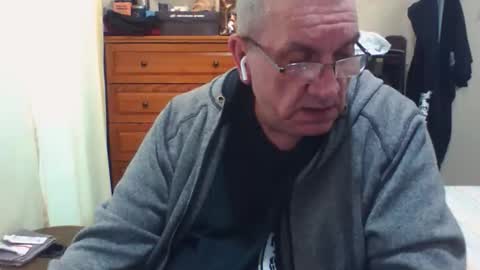 Dennis online show from December 2025 07:22:01 PM