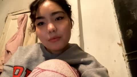 Snapshot of nitadecember chatting on December 2025 10:41:02 AM Molly online show from December 2025 10:41:02 AM