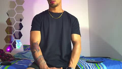 Nicolas Muscle online show from December 2024 03:52:01 AM