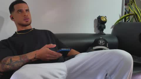 Nicolas Muscle online show from September 2025 03:16:02 PM