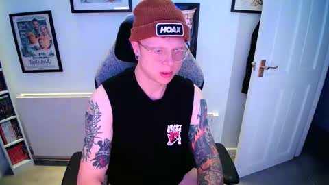 Snapshot of nlrb93 chatting on October 2025 06:20:02 PM BNate93 online show from October 2025 06:20:02 PM