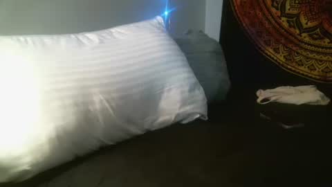 Snapshot of no_facequeen chatting on February 2025 03:16:01 PM Leah online show from February 2025 03:16:01 PM