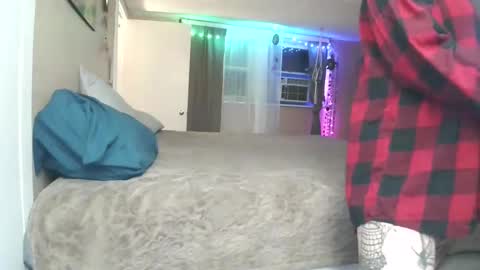 Snapshot of no_facequeen chatting on October 2025 09:29:02 AM Leah online show from October 2025 09:29:02 AM