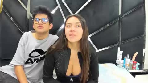 NoaandArez online show from February 2026 05:22:02 AM