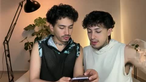 noah_and_steven online show from May 2026 02:07:02 AM