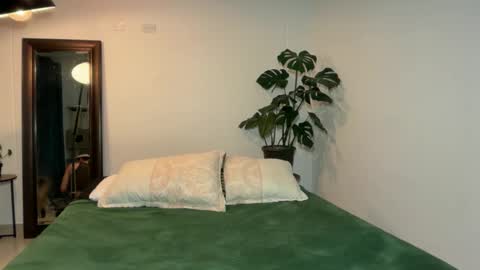 noah_and_steven online show from June 2026 12:32:02 AM