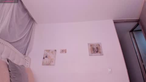 Sara  online show from September 2025 11:31:02 PM