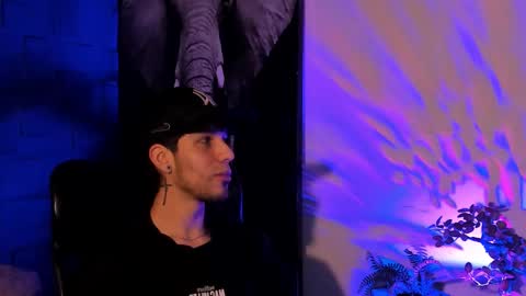 Noah Brigth online show from November 2025 12:43:02 AM