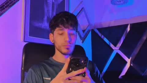 Noah Brigth online show from December 2025 03:56:01 AM