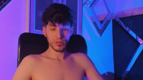 Noah Brigth online show from December 2025 01:02:02 AM