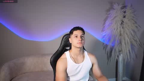 Snapshot of noah_clarkk chatting on July 2026 05:48:02 PM Noah online show from July 2026 05:48:02 PM