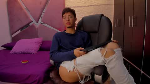 Snapshot of noah_deluca_ chatting on March 2026 07:40:01 PM Noah De Luca online show from March 2026 07:40:01 PM