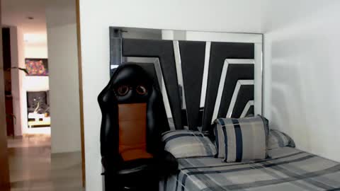 Noah Harris01 online show from October 2025 12:01:02 PM