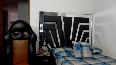 Noah Harris01 online show from January 2026 12:33:02 PM