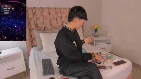 Snapshot of noah_lewiss chatting on February 2026 10:25:01 AM NOAH online show from February 2026 10:25:01 AM