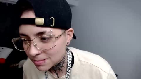 Snapshot of noah_martini chatting on December 2024 02:13:02 AM noah hehim online show from December 2024 02:13:02 AM