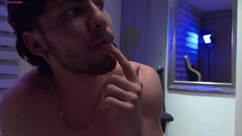 Noah Oliveira online show from May 2026 11:53:02 PM