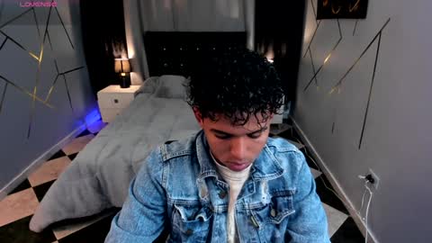 noah_smith04 online show from January 2025 12:45:02 PM