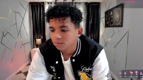 noah_smith04 online show from February 2025 01:57:01 PM