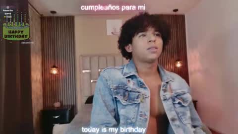 noah_smith04 online show from January 2026 11:40:02 PM