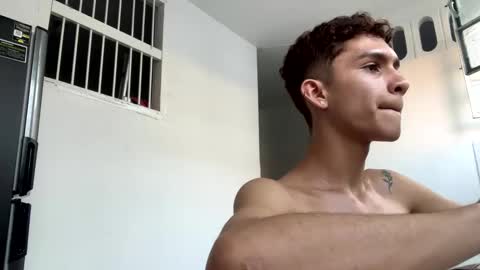 noah tyler  online show from January 2025 10:27:02 PM