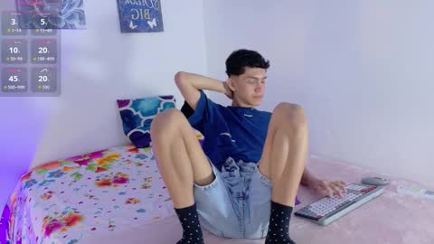 noah tyler  online show from October 2025 12:19:01 AM