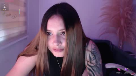 noah_white3 online show from October 2025 03:35:02 PM