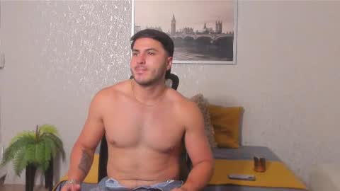 Snapshot of noahstevenss chatting on August 2026 01:51:01 AM Noah Stevenss online show from August 2026 01:51:01 AM