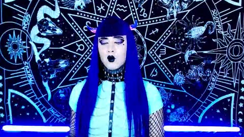 caroline online show from November 2025 01:27:01 AM