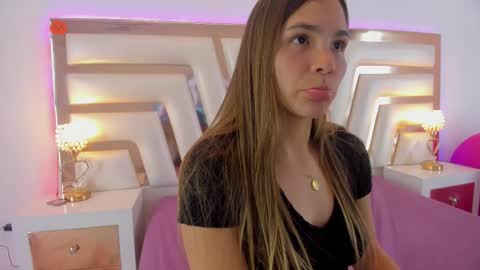 Snapshot of noawallace chatting on November 2025 10:43:02 PM noawallace online show from November 2025 10:43:02 PM