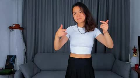 Mina online show from December 2025 07:01:02 PM