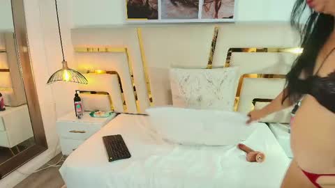 NOELLE online show from April 2026 04:43:02 PM