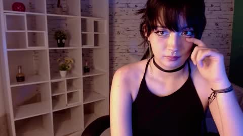 Snapshot of noeva_ chatting on September 2025 05:27:01 PM Noeva online show from September 2025 05:27:01 PM