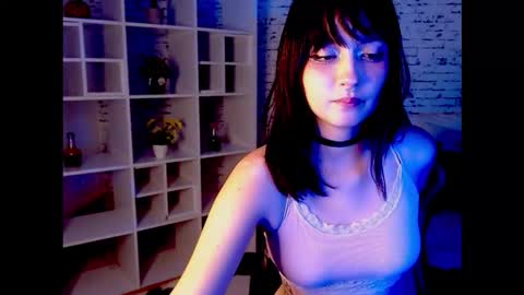 Snapshot of noeva_ chatting on September 2025 01:43:01 AM Noeva online show from September 2025 01:43:01 AM