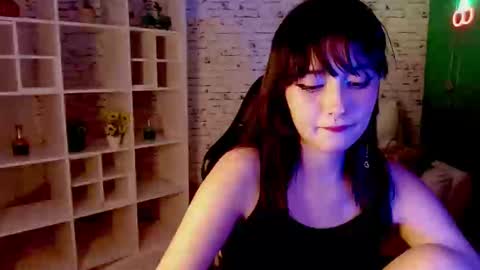 Snapshot of noeva_ chatting on October 2025 12:11:02 AM Noeva online show from October 2025 12:11:02 AM