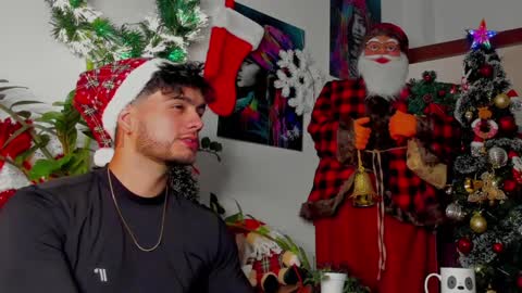 Snapshot of noha_miler chatting on December 2024 08:07:01 PM kevin online show from December 2024 08:07:01 PM