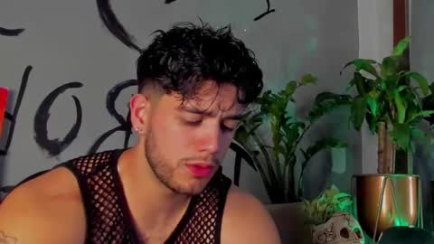 Snapshot of noha_miler chatting on February 2025 01:13:02 AM kevin online show from February 2025 01:13:02 AM