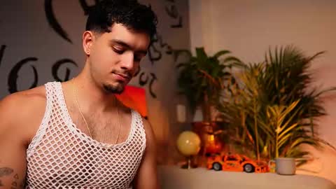 Snapshot of noha_miler chatting on September 2025 12:33:02 AM kevin online show from September 2025 12:33:02 AM