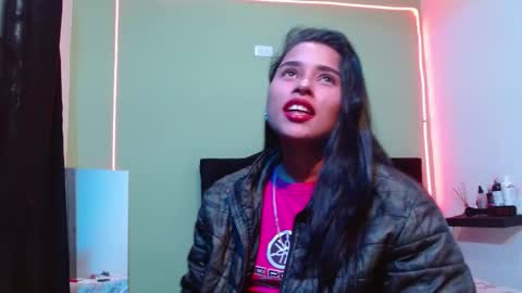 Noha Thomson online show from October 2025 08:18:01 PM