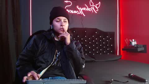 Noha Thomson online show from February 2026 06:51:02 PM