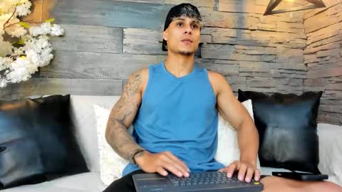 Snapshot of nohanhunter chatting on November 2025 11:32:02 AM nohanhunter online show from November 2025 11:32:02 AM