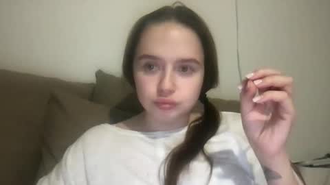 Noiryn online show from November 2025 03:00:01 PM